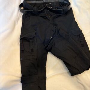 EUC Women’s size 14 5.11 Tactical Black Cargo Pants with Belt